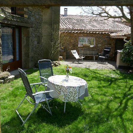 La Petite Maison Dans La Prairie Cassaignes 外观 照片