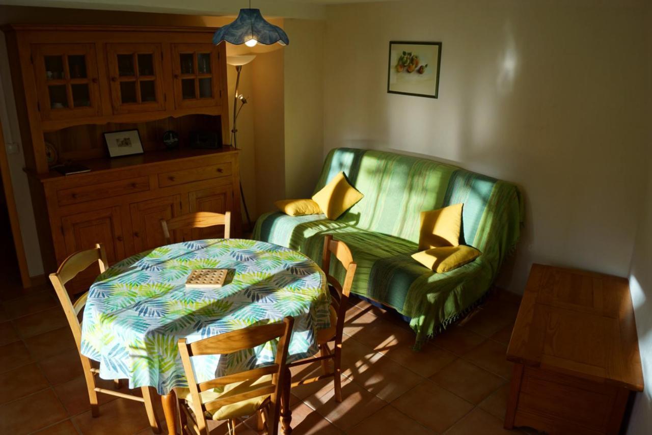 La Petite Maison Dans La Prairie Cassaignes 外观 照片
