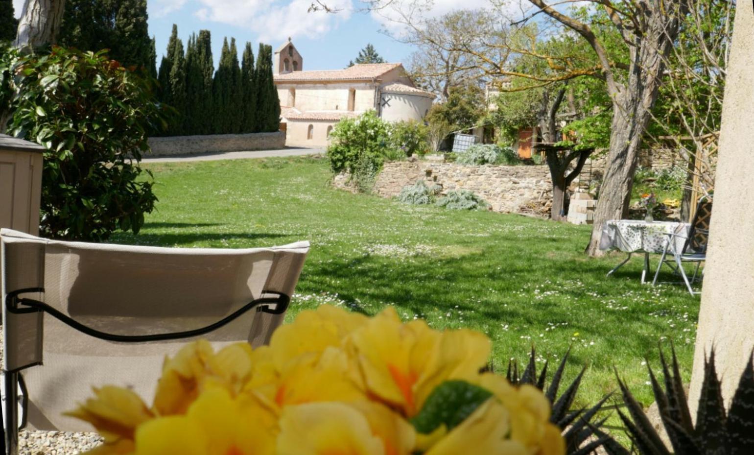 La Petite Maison Dans La Prairie Cassaignes 外观 照片